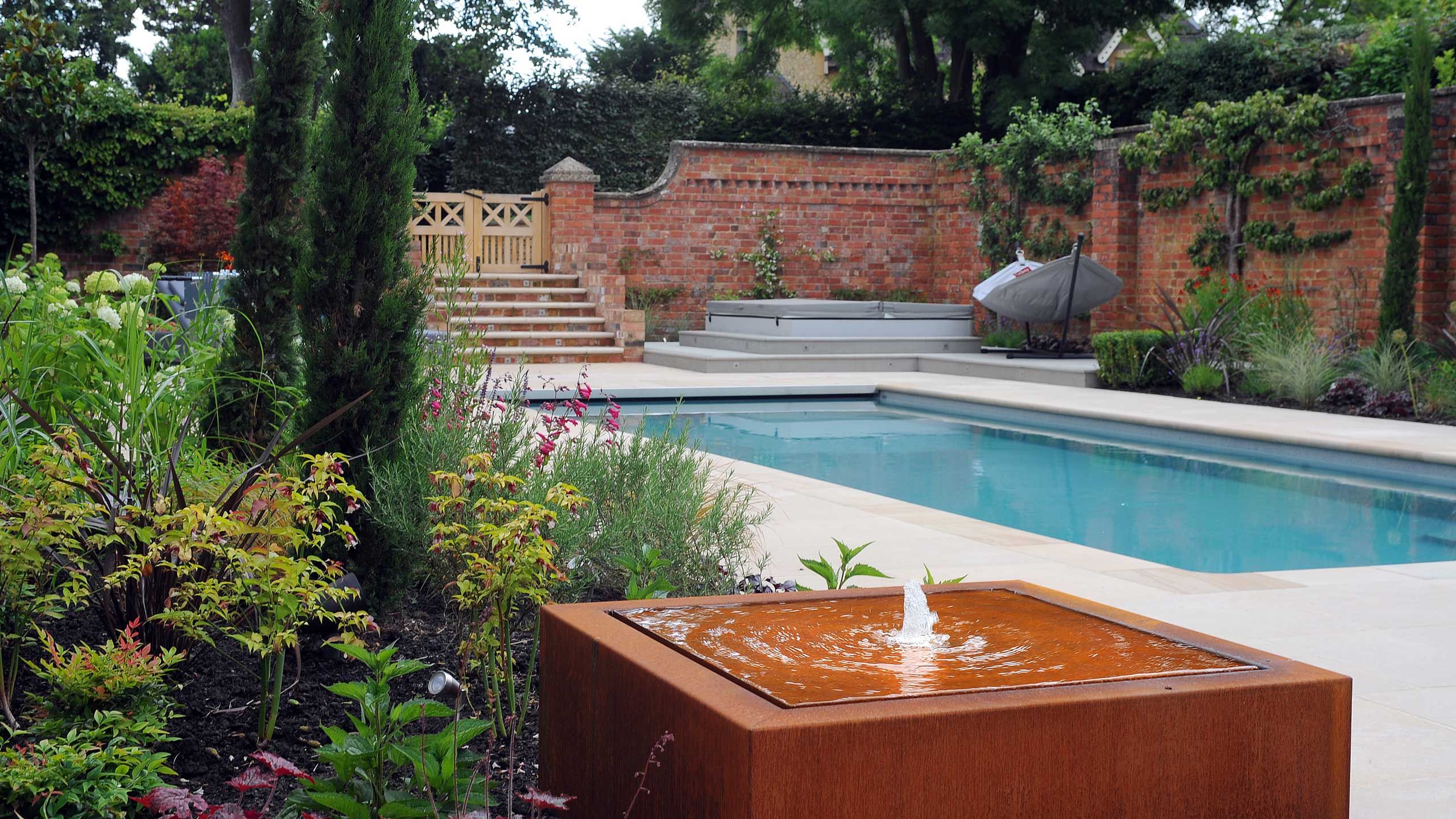 Portfolio of gardens designed & built by graduate Gardeners throughout the Cotswolds and South West