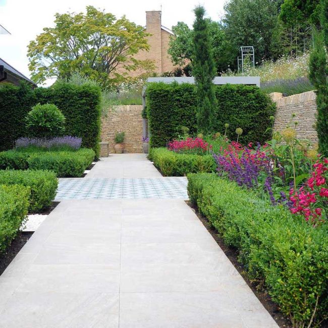 cheltenham-courtyard with a distinct Italianate theme 